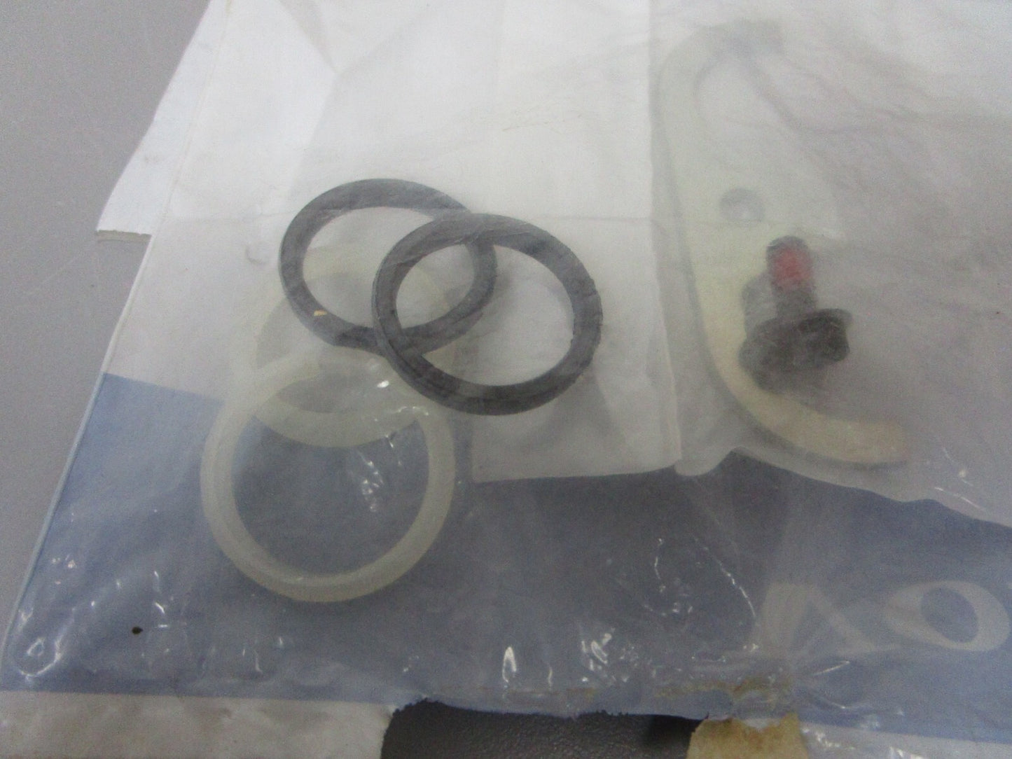 *NEW OEM* 0810 Volvo Penta Retainer 860833