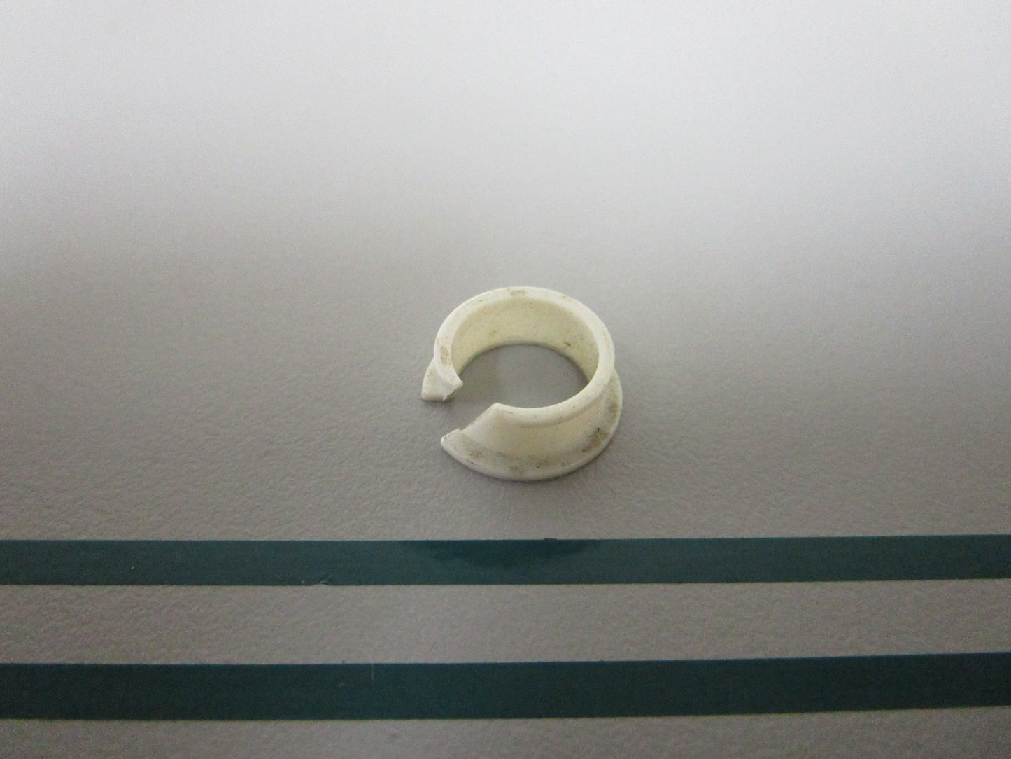 NEW OEM 318194 0318194 OMC Johnson Evinrude Bushing 0810