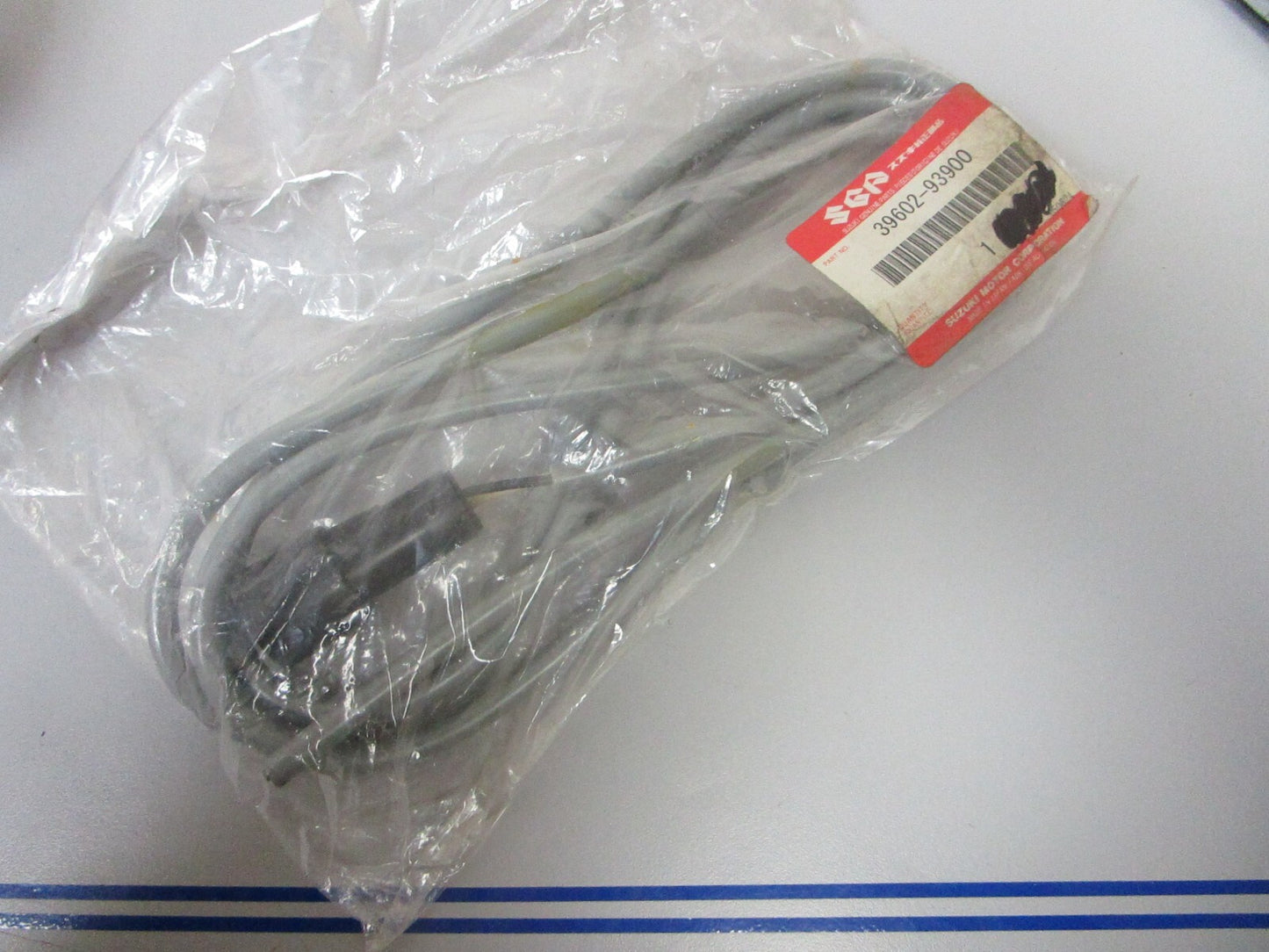 *NEW OEM* 0720 Suzuki Lamp Plug 39602-93900