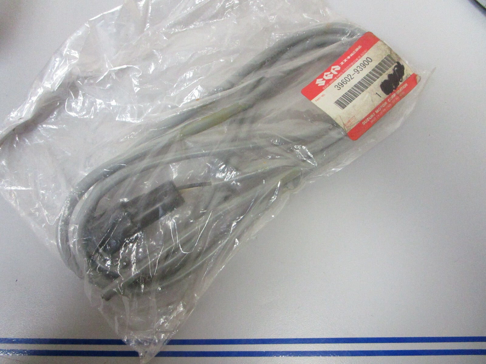 *NEW OEM* 0720 Suzuki Lamp Plug 39602-93900
