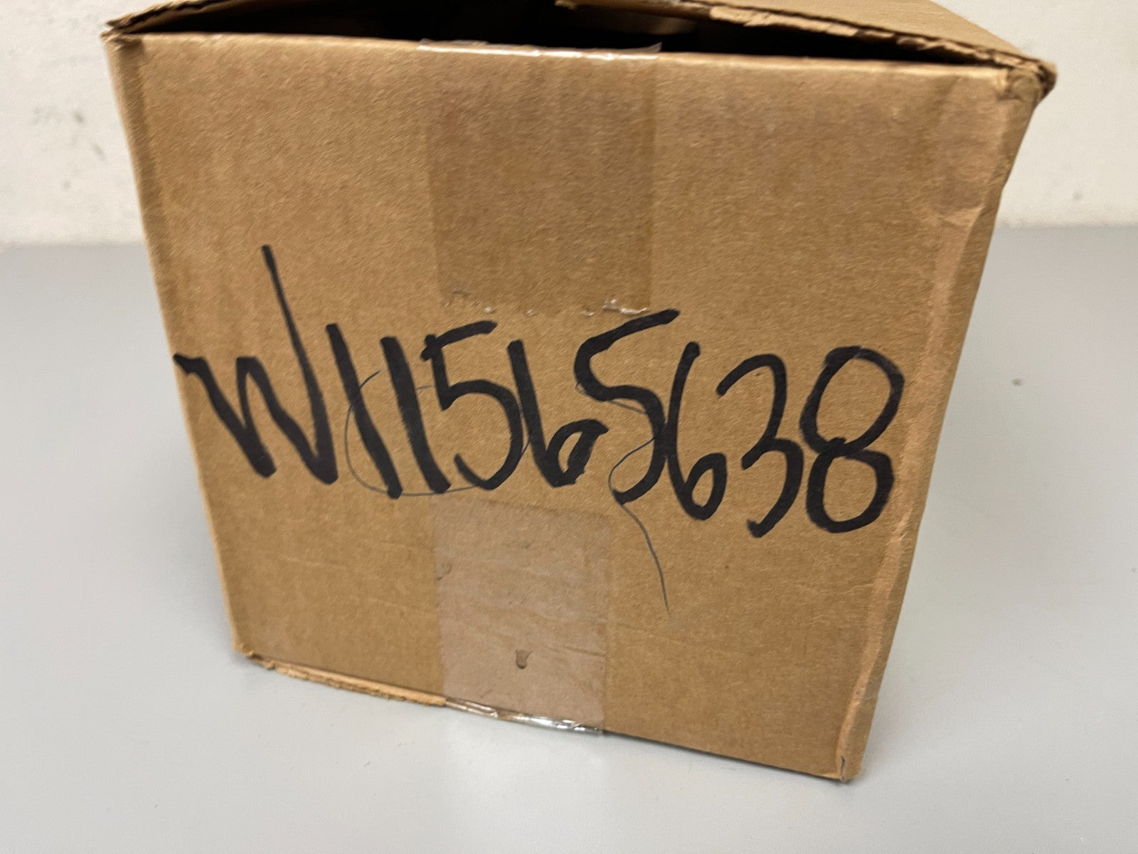 Whirlpool NEW OEM Ice Maker Assembly W11565638 Replaces W11321603 Fridge 0720