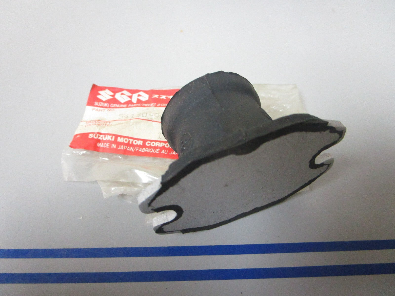 *NEW OEM* 0810 Suzuki Lower Mount 54130-93402