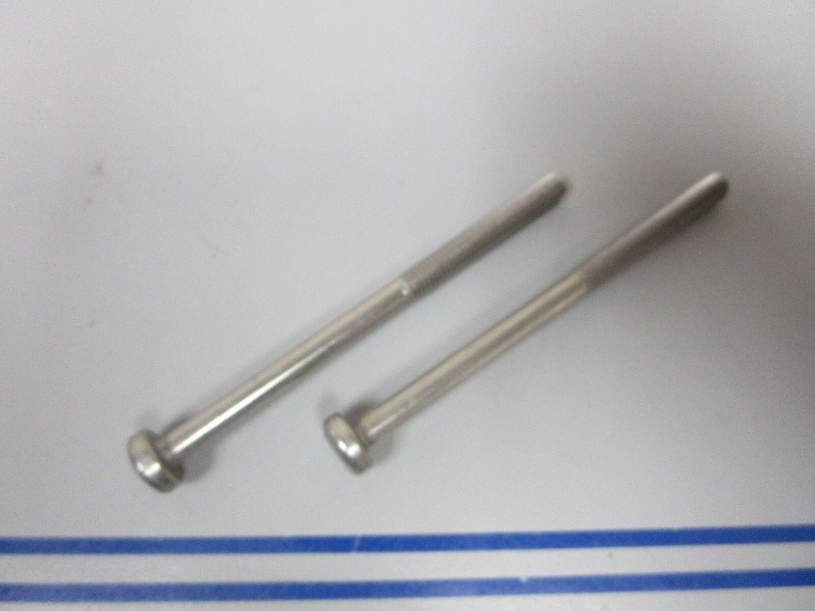 *NEW OEM* (LOT OF 2) 0810 OMC Johnson Evinrude Screw 337417 0337417
