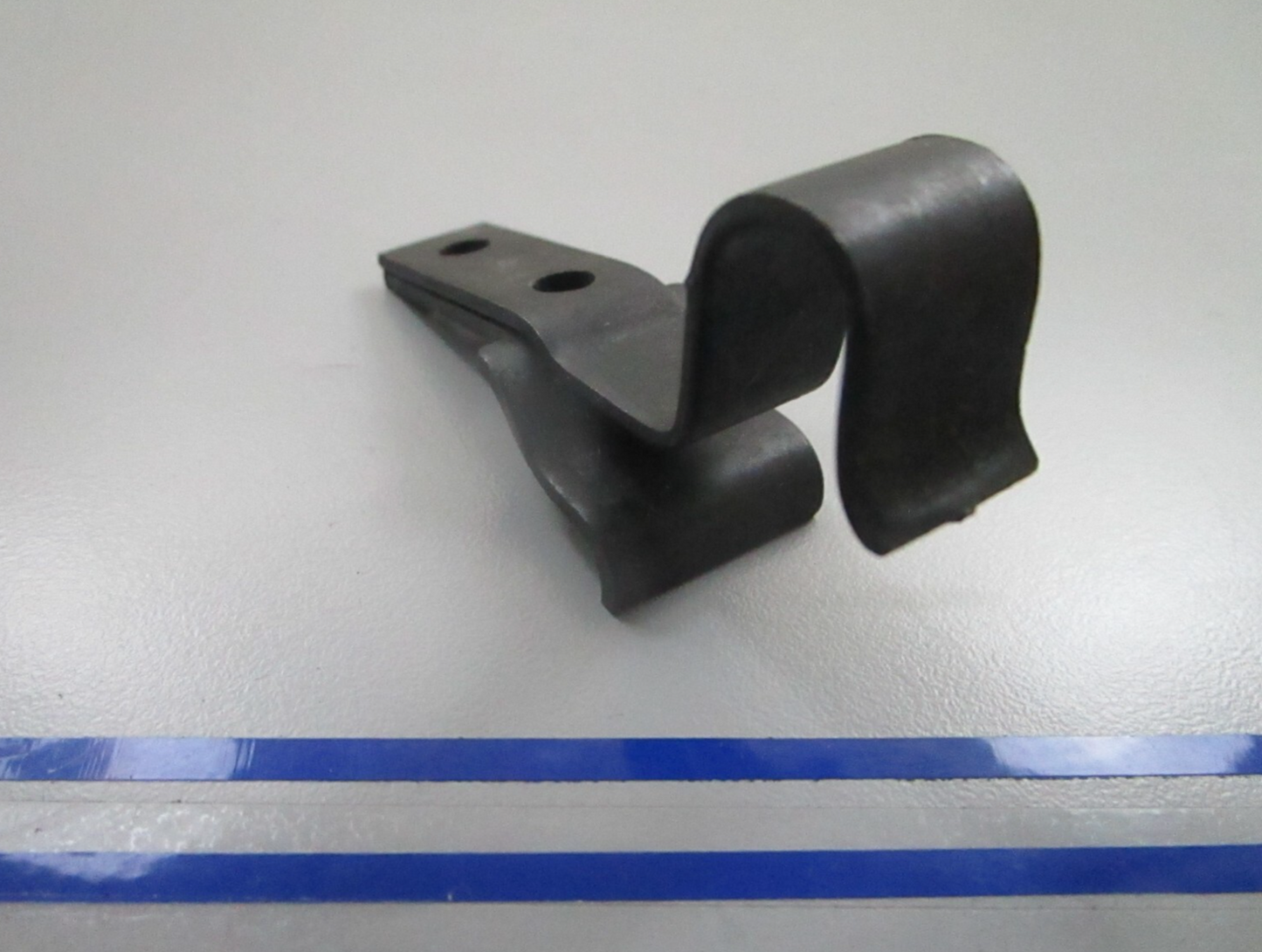 *NEW OEM* 0810 OMC Johnson Evinrude Hook Assembly 436301 0436301