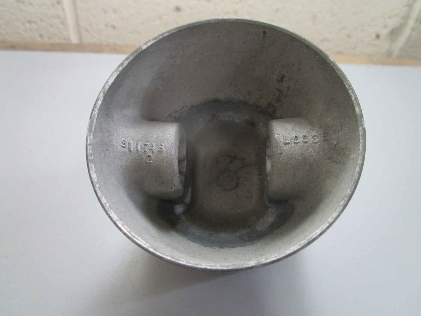 *NEW OEM* 0820 OMC Johnson Evinrude Piston 380568 0380568 311748