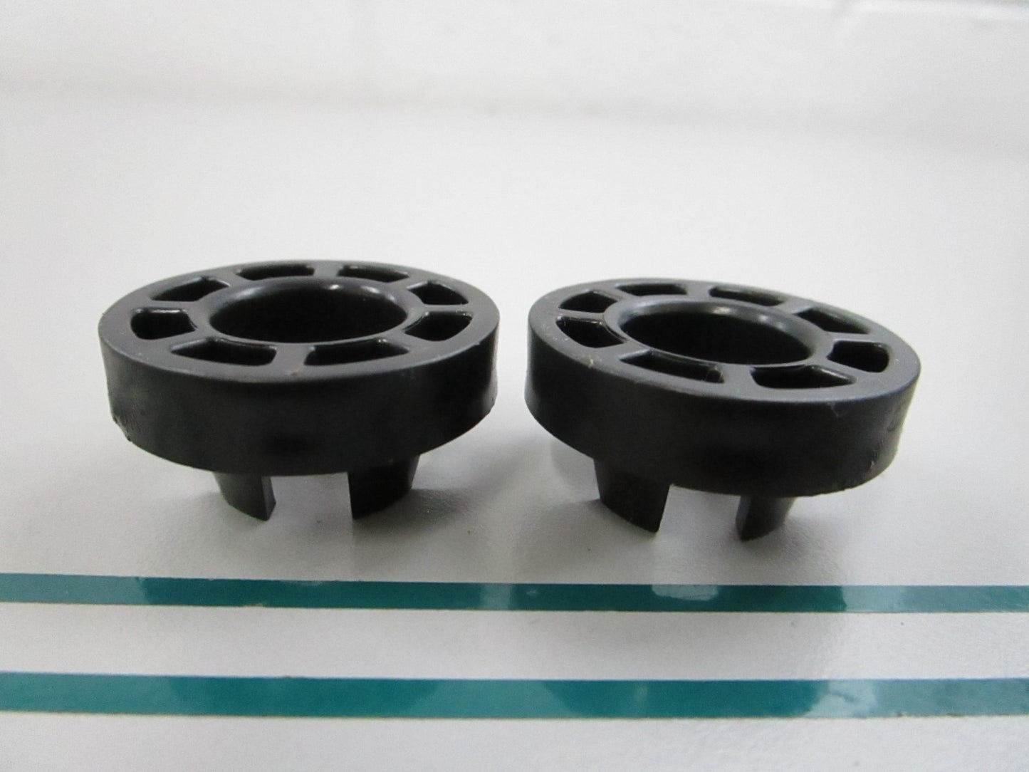 NEW OEM (LOT OF 2) 0406-309 Arctic Cat Center Mount Grommet 0810