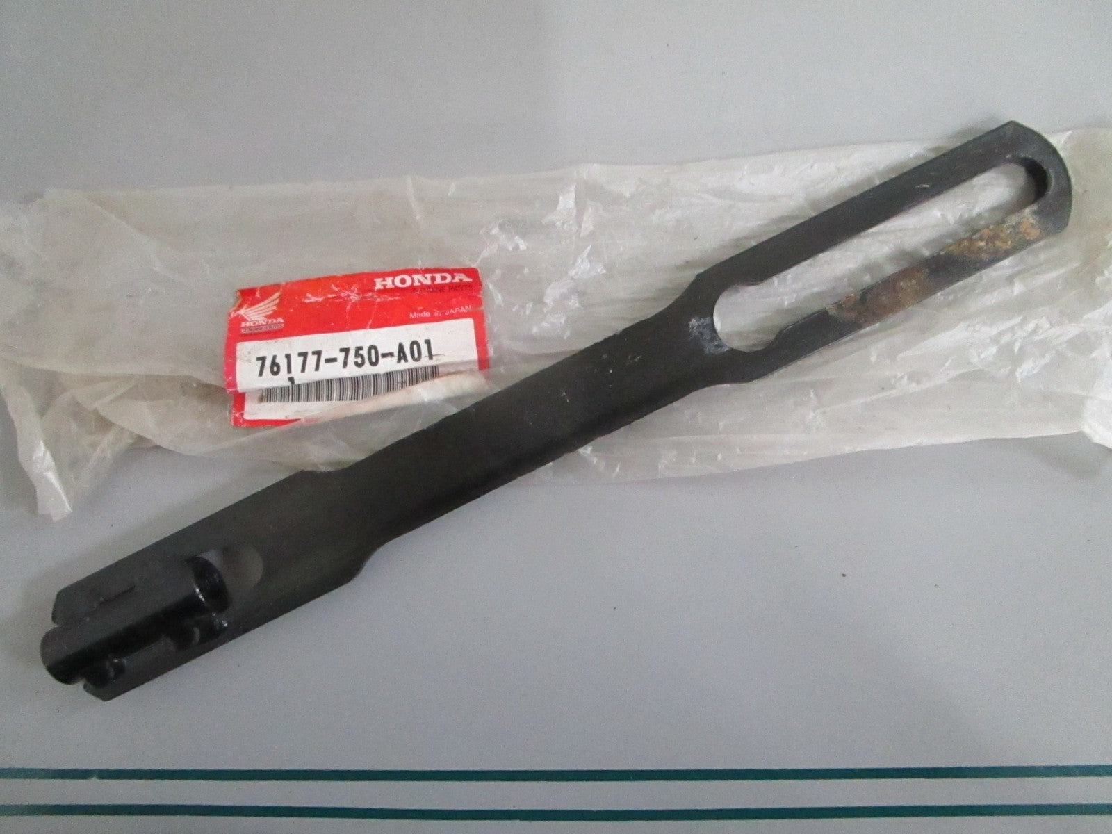 NEW OEM 76177-750-A01 Honda Rod 0820
