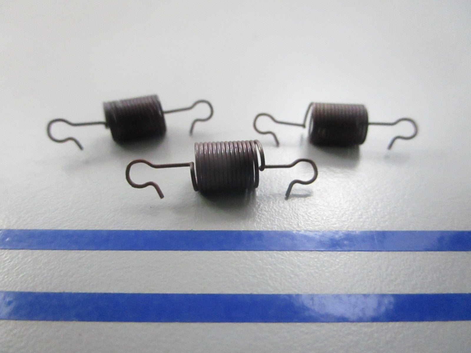 NEW OEM (LOT OF 3) 305011 0305011 OMC Johnson Evinrude Spring 0810