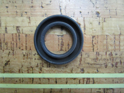 *NEW OEM* 0810 OMC Johnson Evinrude Seal 315256 0315256