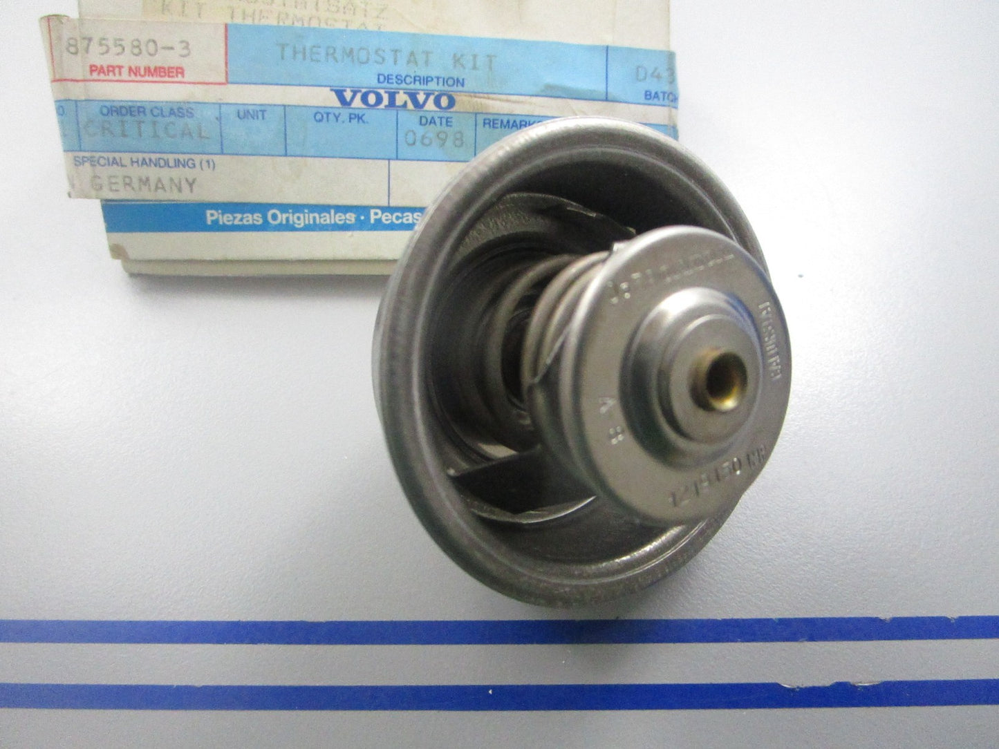 *NEW OEM* 0810 Volvo Penta Thermostat 875580