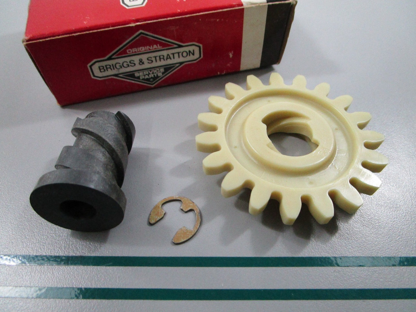 NEW OEM 494146 Briggs & Stratton Starter Gear 0810