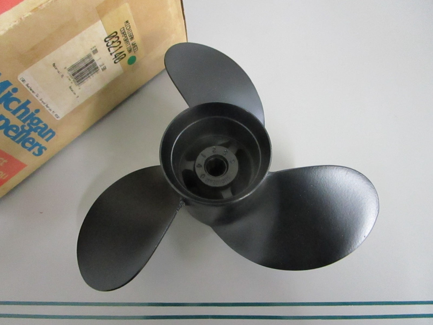 NEW 032140 Michigan Wheel 9 × 10.5 Propeller 0820