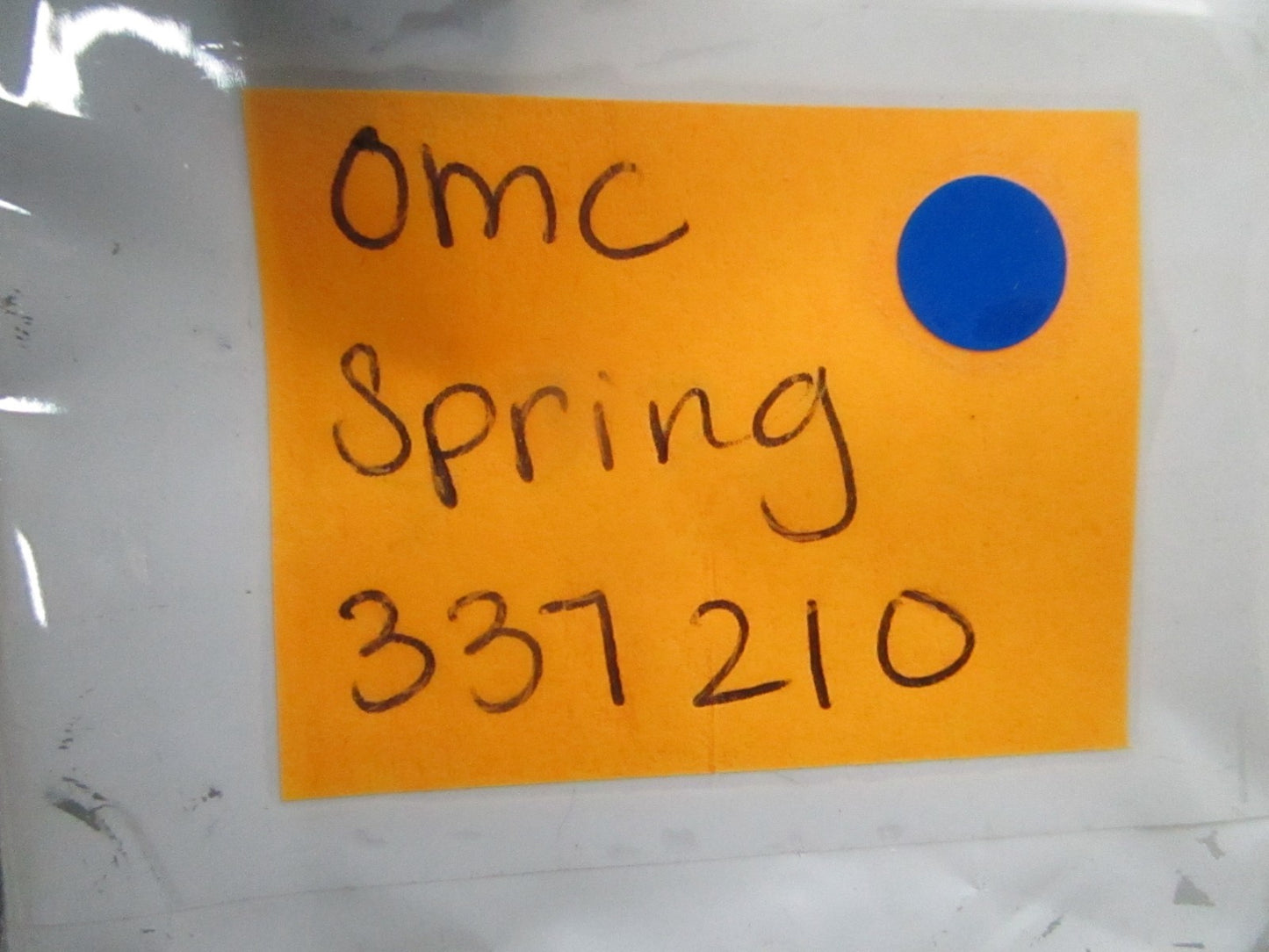 *NEW OEM* 0810 OMC Johnson Evinrude Spring 337210 0337210