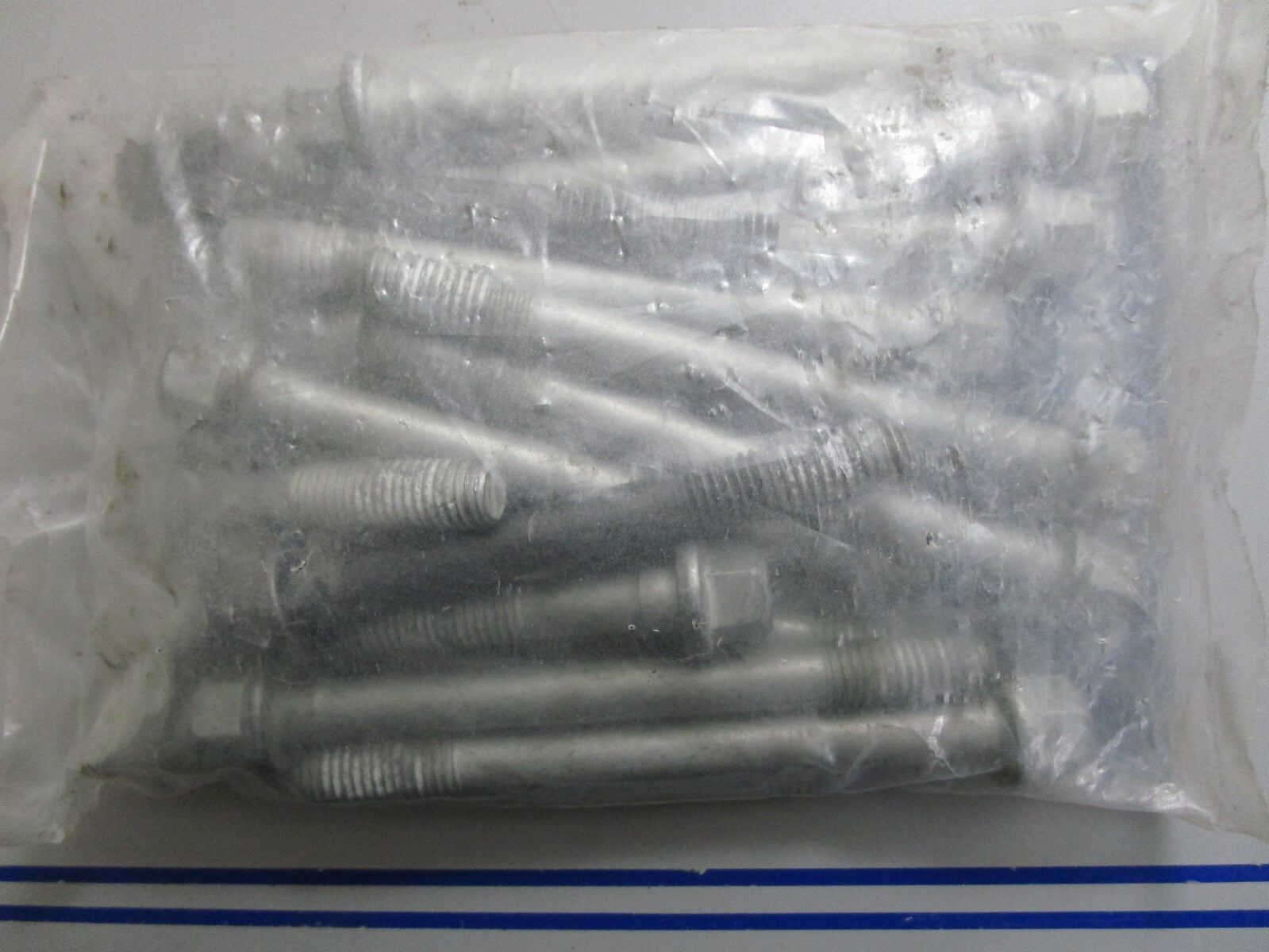 *NEW OEM* 0820 Mercury Quicksilver Bolt Head Kit 10-881642A01