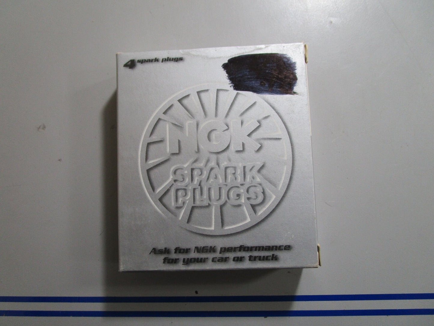 *NEW* (LOT OF 4) 0810 NGK Spark Plug BP6ES