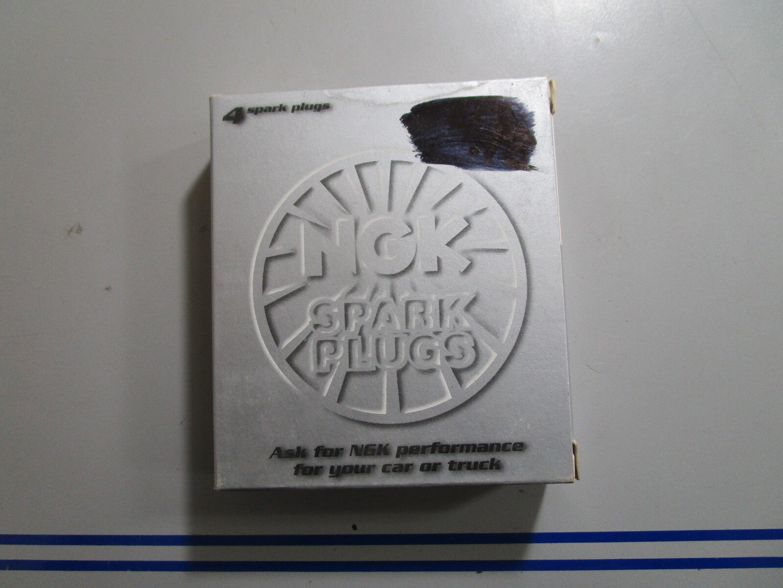 *NEW* (LOT OF 4) 0810 NGK Spark Plug BP6ES