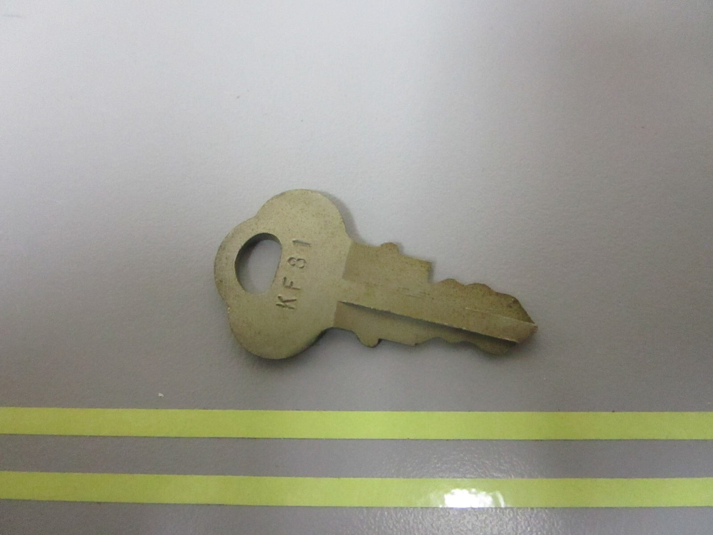 *NEW OEM* 0810 OMC Johnson Evinrude Ignition Key KF81 501596 0501596