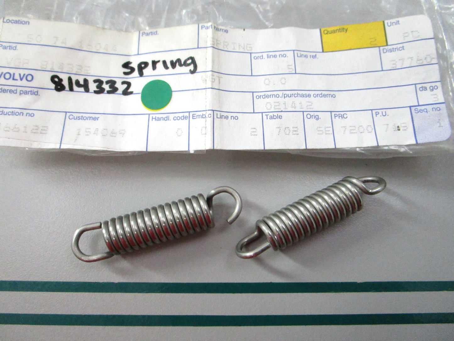 NEW OEM (LOT OF 2) 814332 Volvo Penta Spring 0810