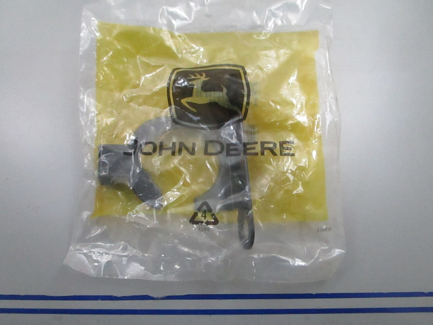 *NEW OEM* 0810 John Deere Retainer SU46688