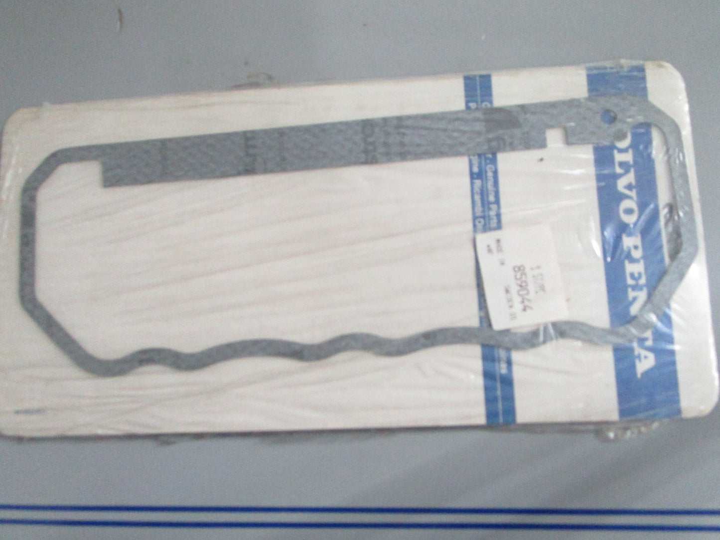 NEW OEM 859044 Volvo Penta Gasket 0820