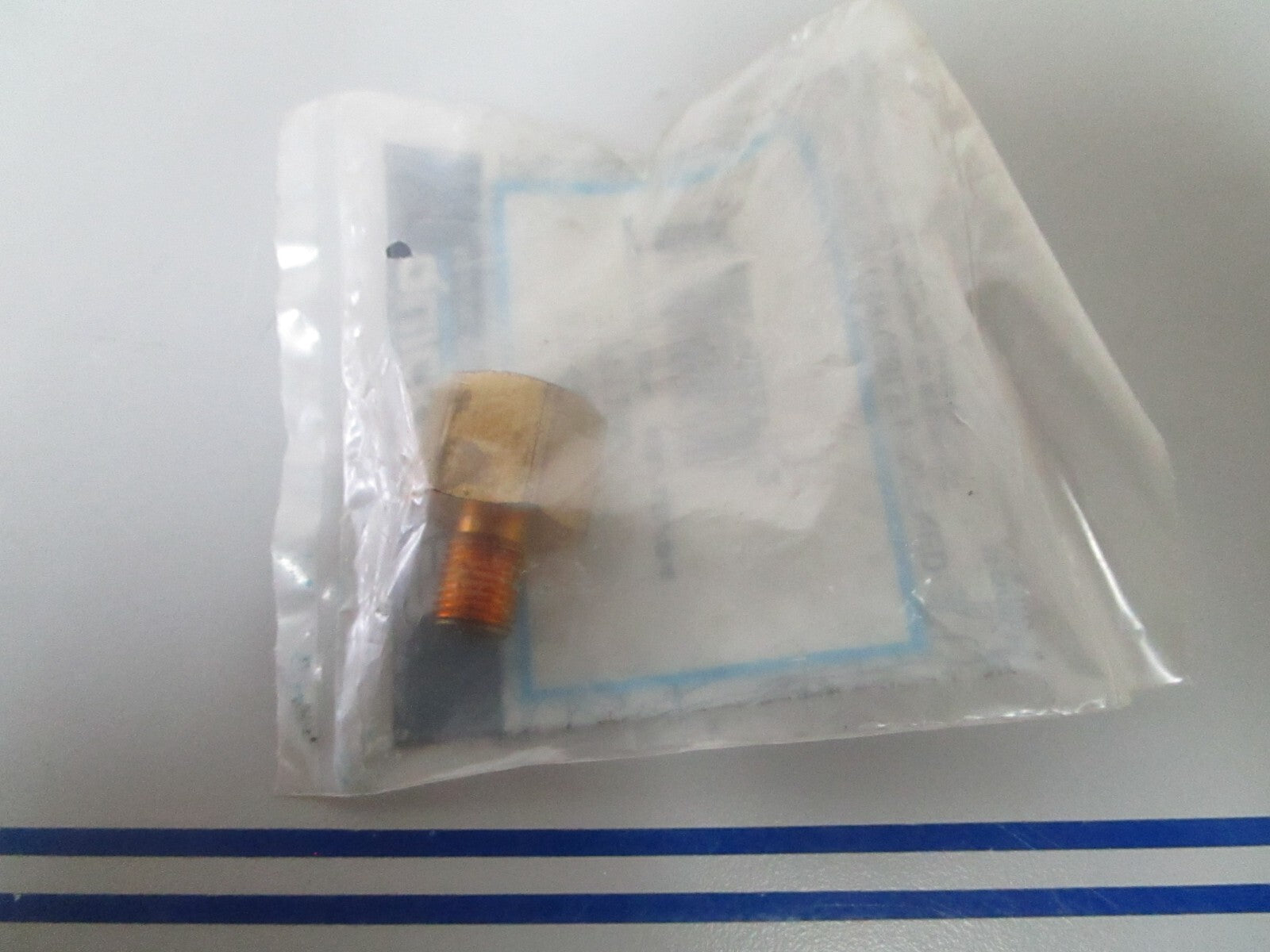 *NEW OEM* 0810 Mercury Quicksilver Fitting 22-805027