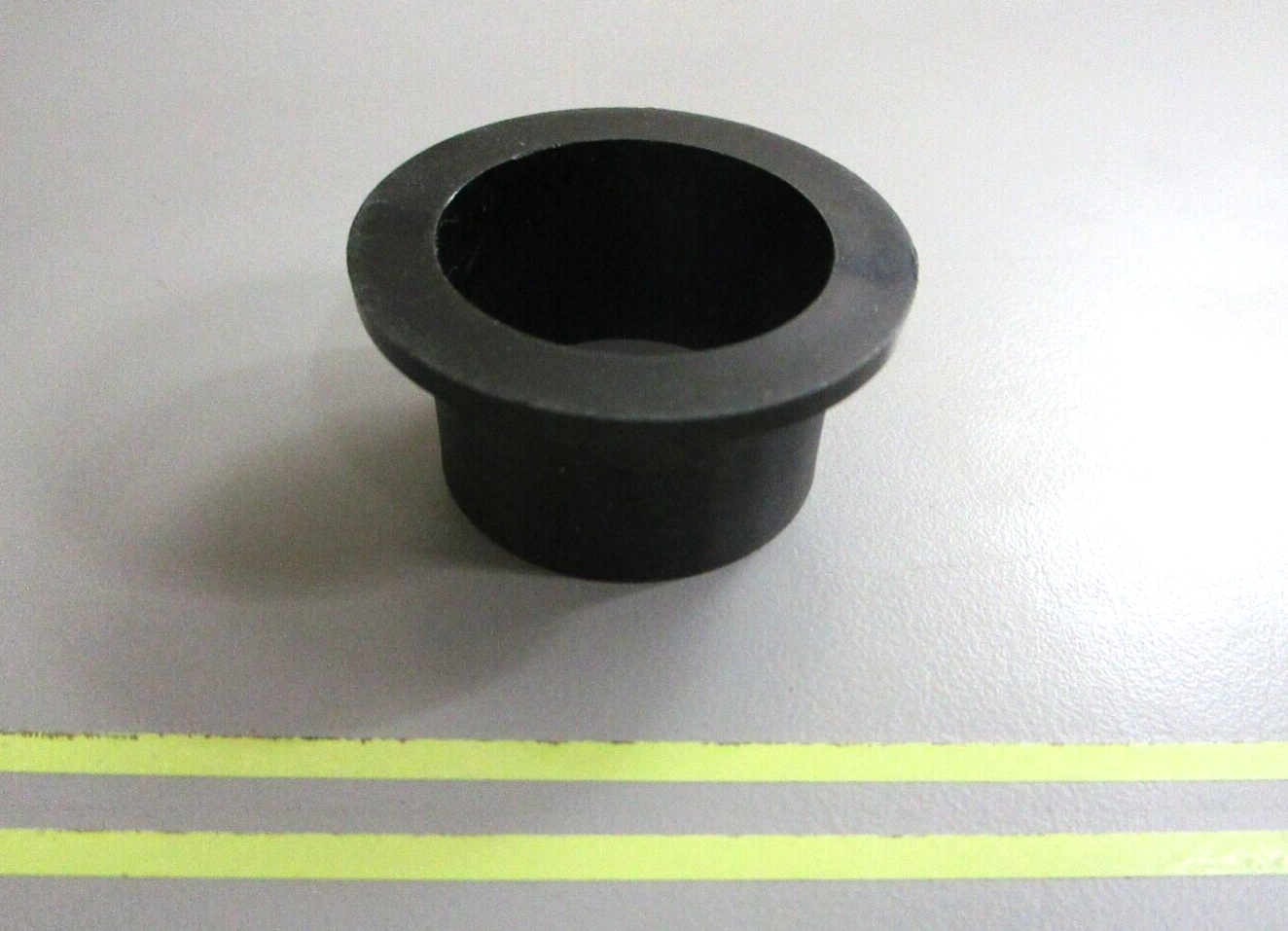 *NEW OEM* 0750 Volvo Penta BUSHING 897731