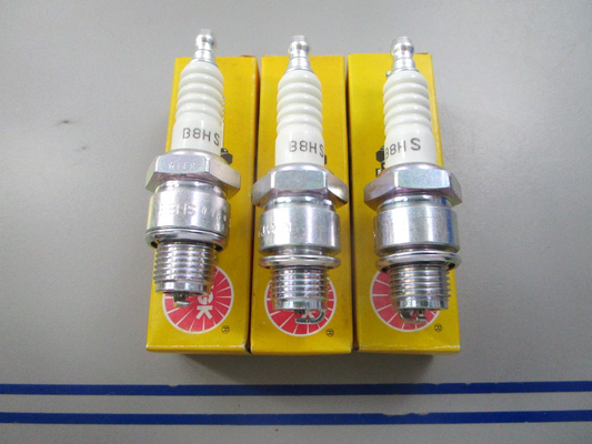 NEW (LOT OF 3) B8HS NGK Spark Plug 0810