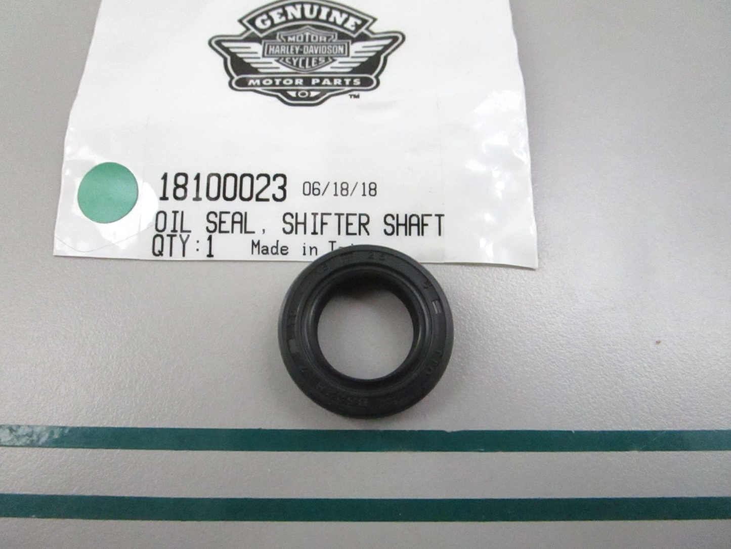 NEW OEM 18100023 Harley Davidson Oil Seal 0810