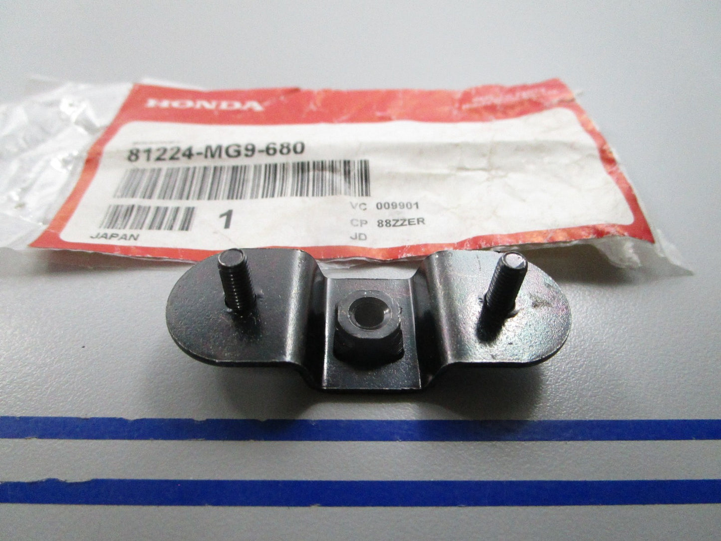 NEW OEM 81224-MG9-680 Honda Bracket 0810