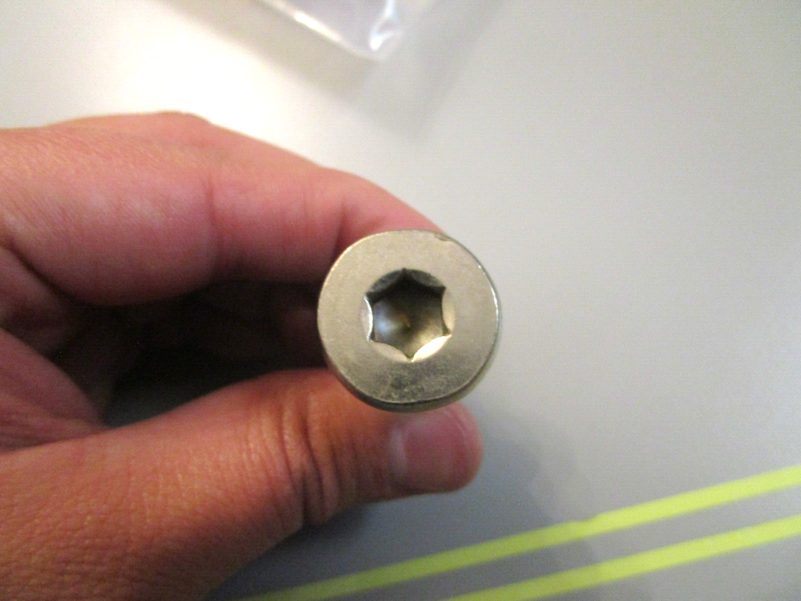 *NEW OEM* 0750 Volvo Penta SHOLDER SCREW 853308