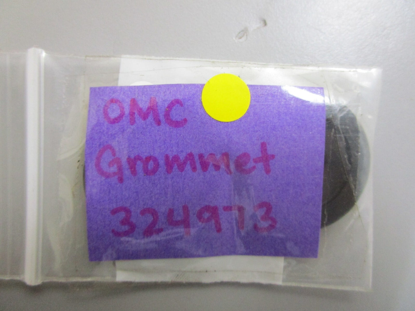 *NEW OEM* (LOT OF 2) 0810 OMC Johnson Evinrude Grommet 324973 0324973