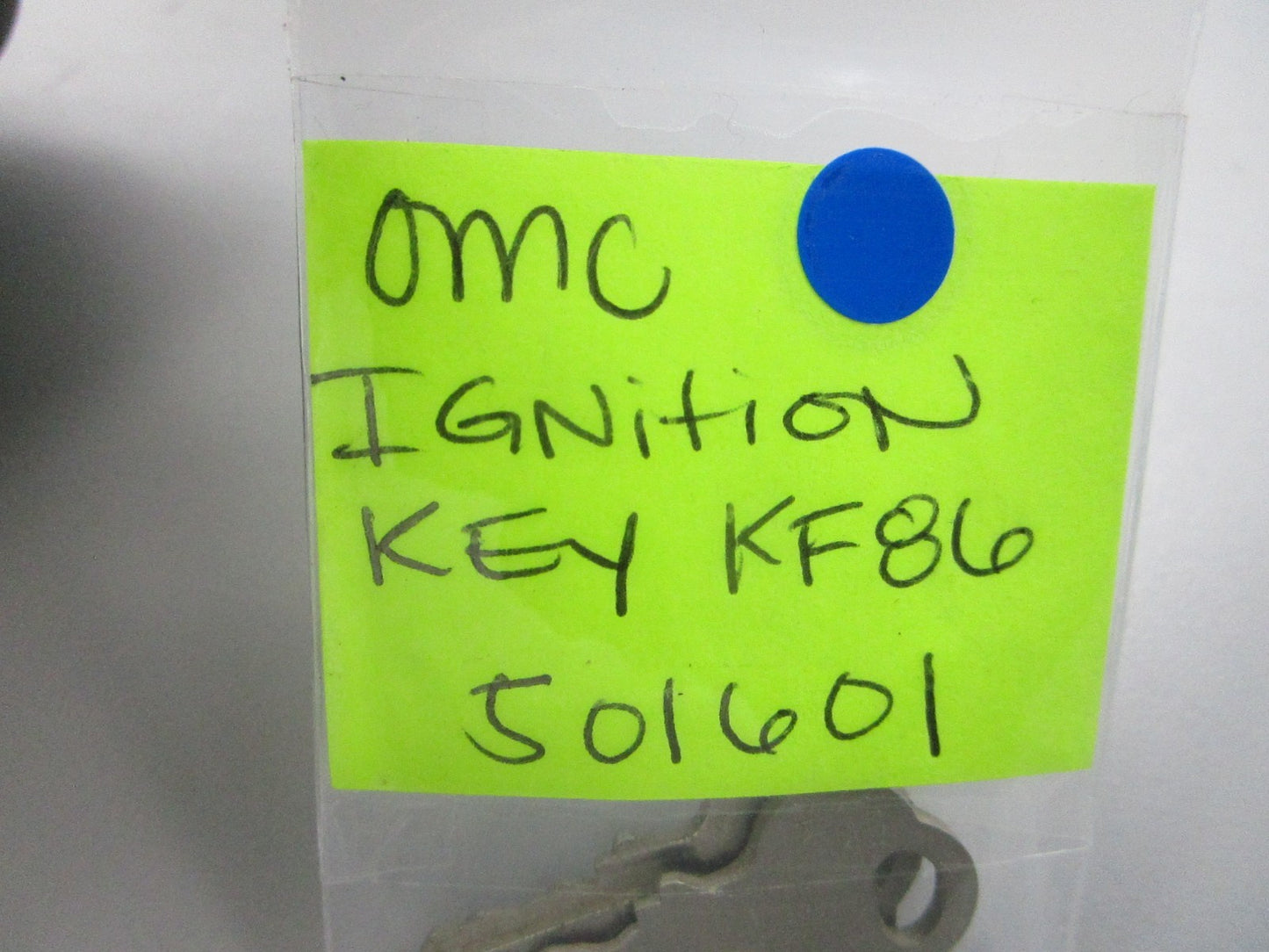 NEW OEM (LOT OF 2) 501601 0501601 OMC Johnson Evinrude  Ignition Key KF86 0810