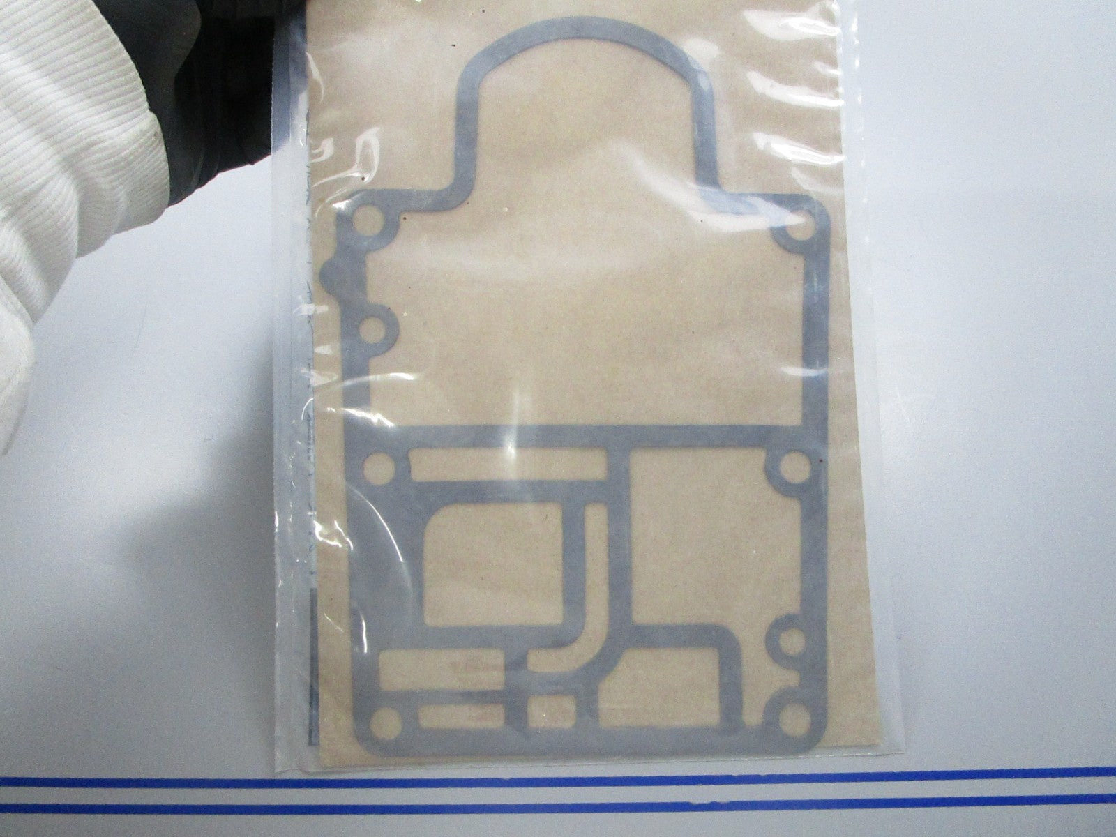 NEW OEM 27-8M0000822 Mercury Quicksilver Gasket 0810