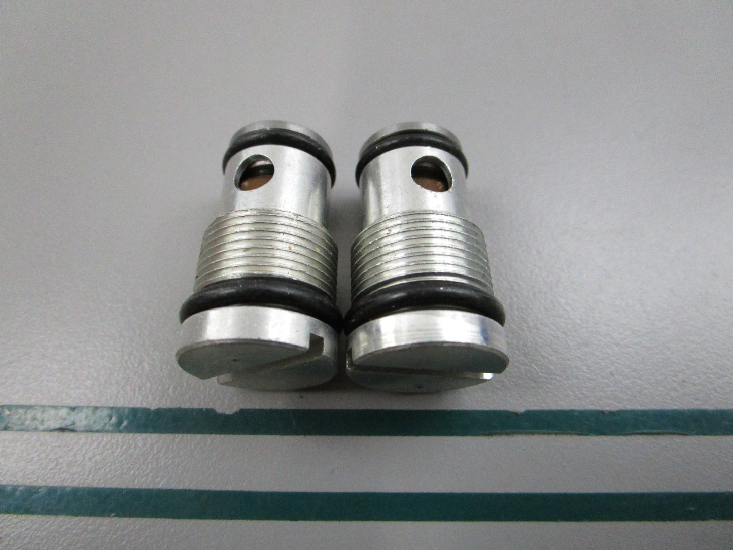 NEW OEM (LOT OF 2) 48530-87D02 Suzuki Valve Assembly 0810