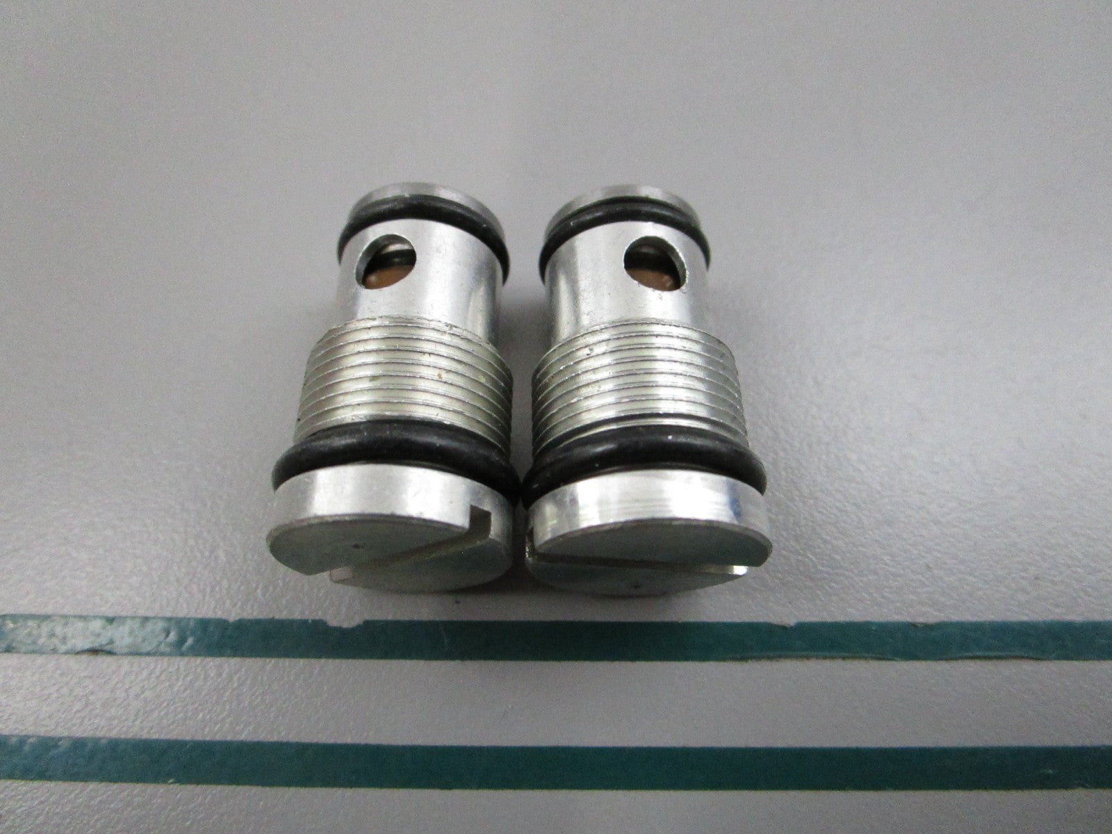 NEW OEM (LOT OF 2) 48530-87D02 Suzuki Valve Assembly 0810