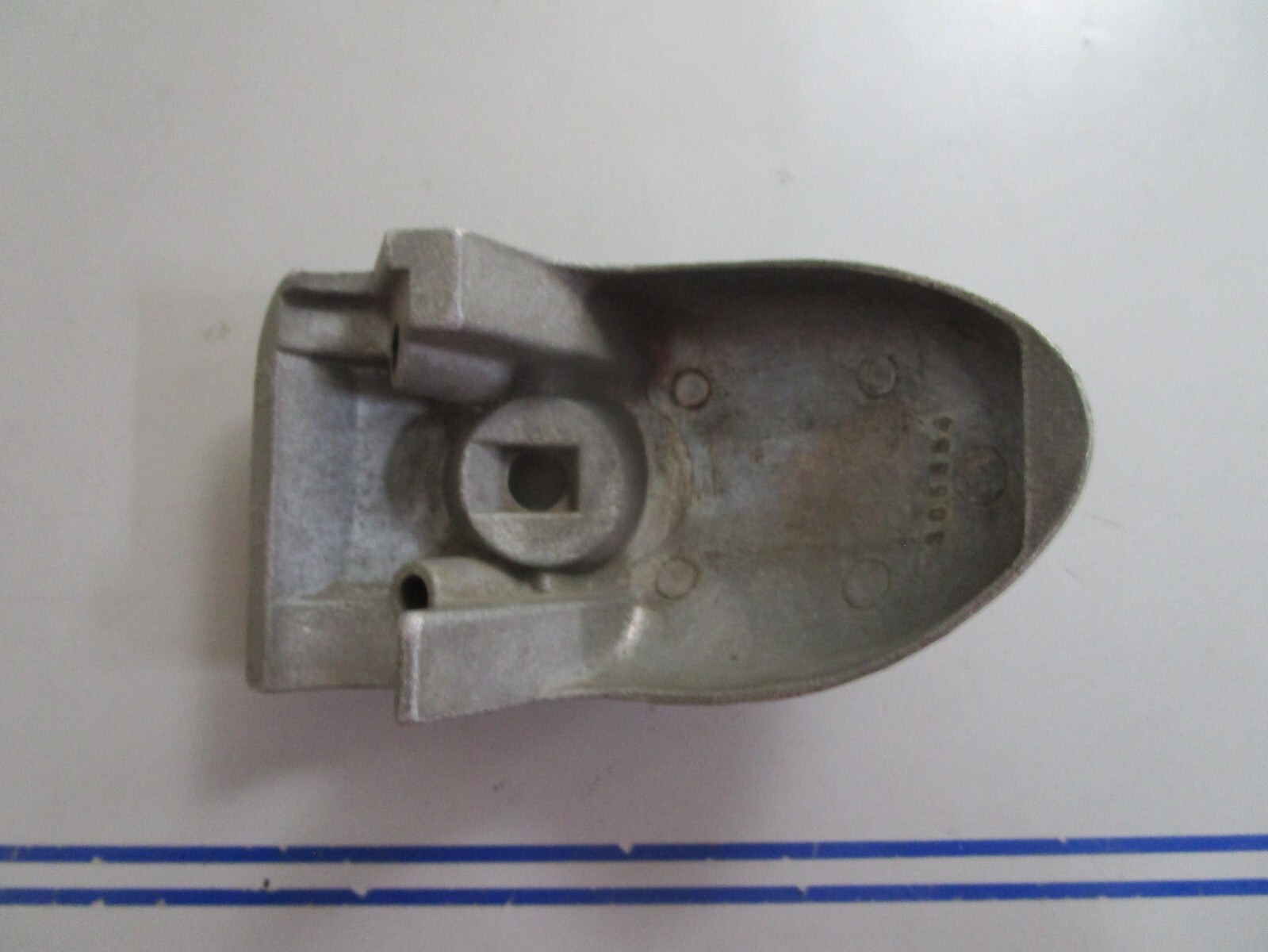 *NEW OEM* 0720 OMC Johnson Evinrude Lower Mount Housing Cover 305554 0305554