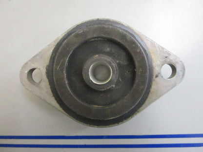 *NEW OEM* 0820 OMC Johnson Evinrude Rear Mount Ay 3853806