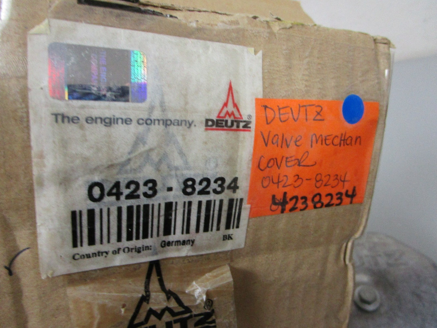 *NEW OEM* 0720 Deutz Valve Mechan Cover 0423-8234