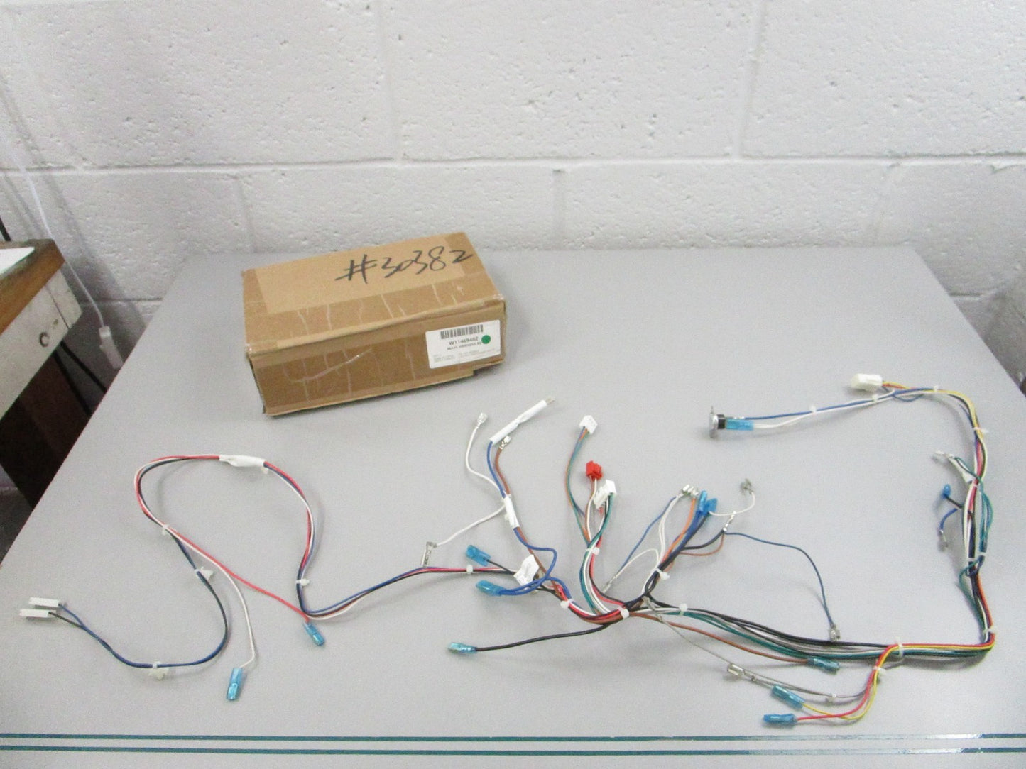 NEW OEM W11469462 Whirlpool Red Main Harness 0810