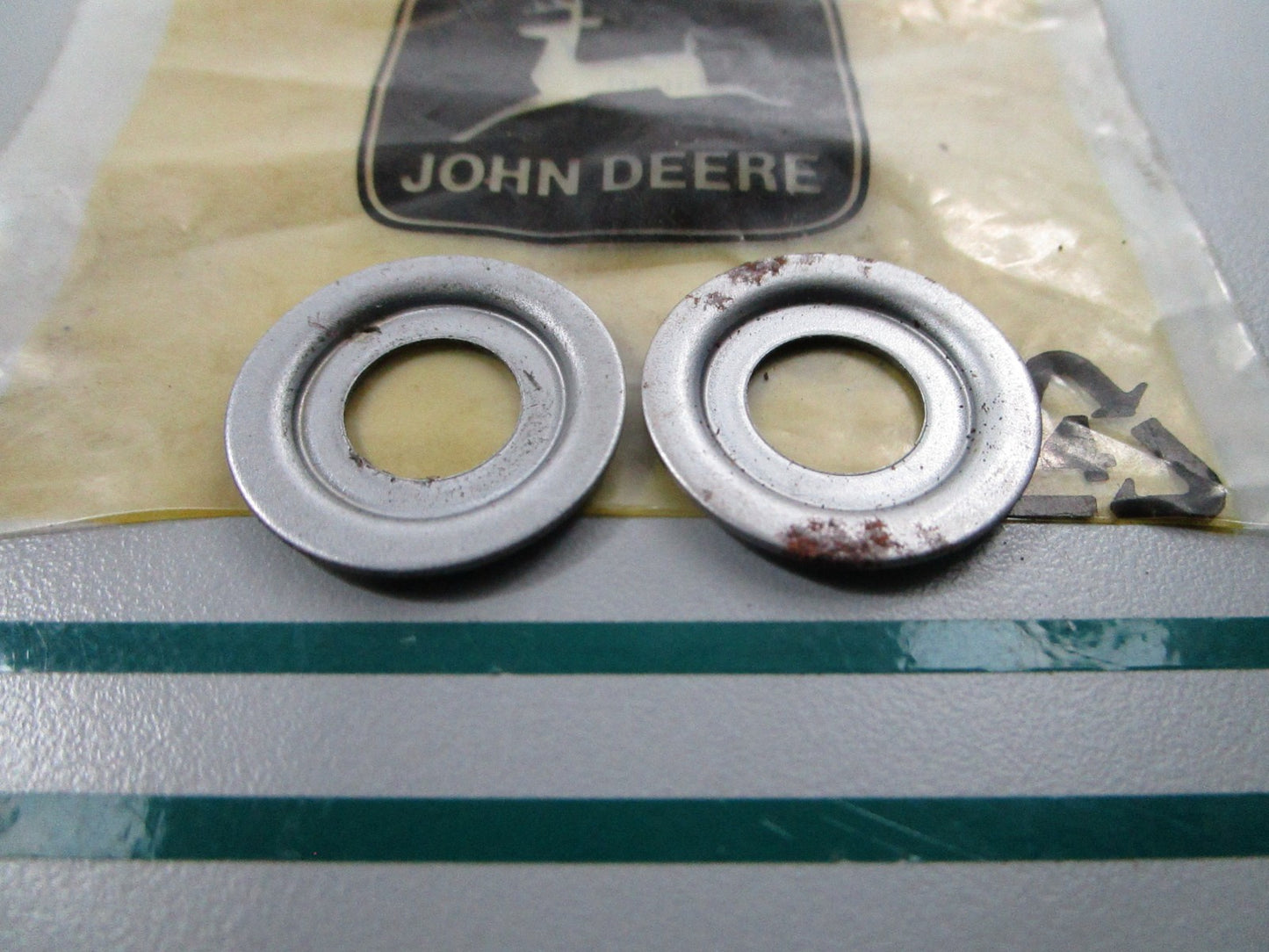 NEW OEM (LOT OF 2) M76084 John Deere Spring Retainer 0810