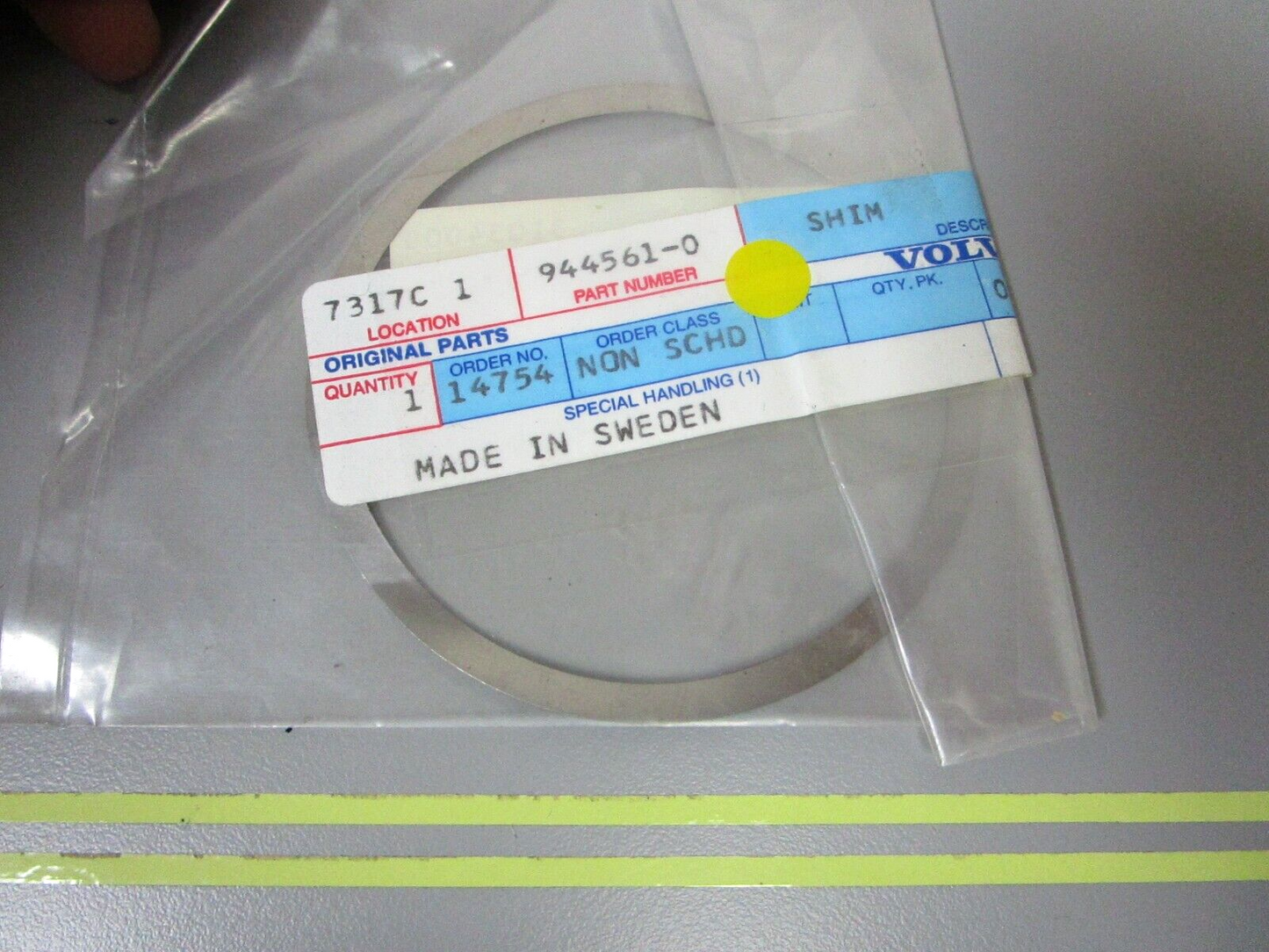 *NEW OEM* 0810 Volvo Penta Shim 944561 944561-0