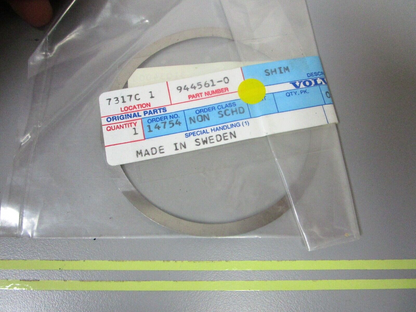 *NEW OEM* 0810 Volvo Penta Shim 944561 944561-0