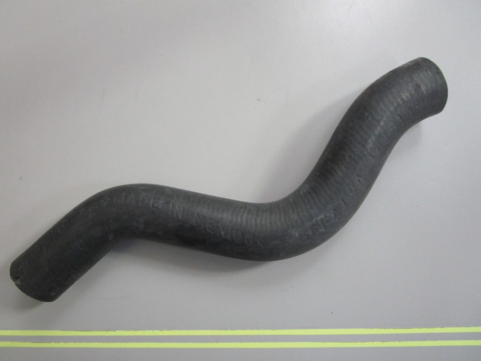 *NEW OEM* 0810 Volvo Penta Hose 21106506