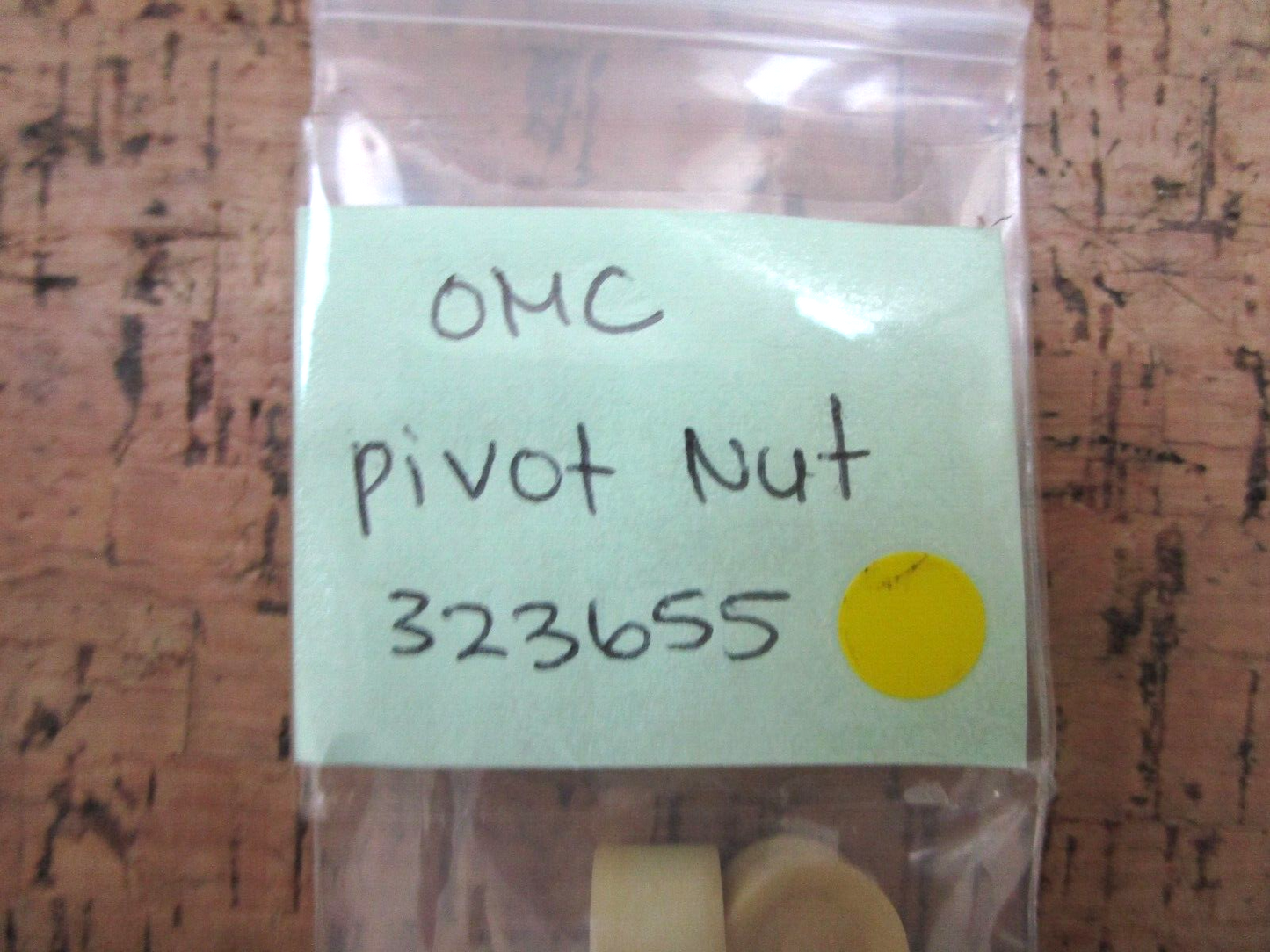 *NEW OEM* 0750 OMC Johnson Evinrude PIVOT NUT 323655 0323655