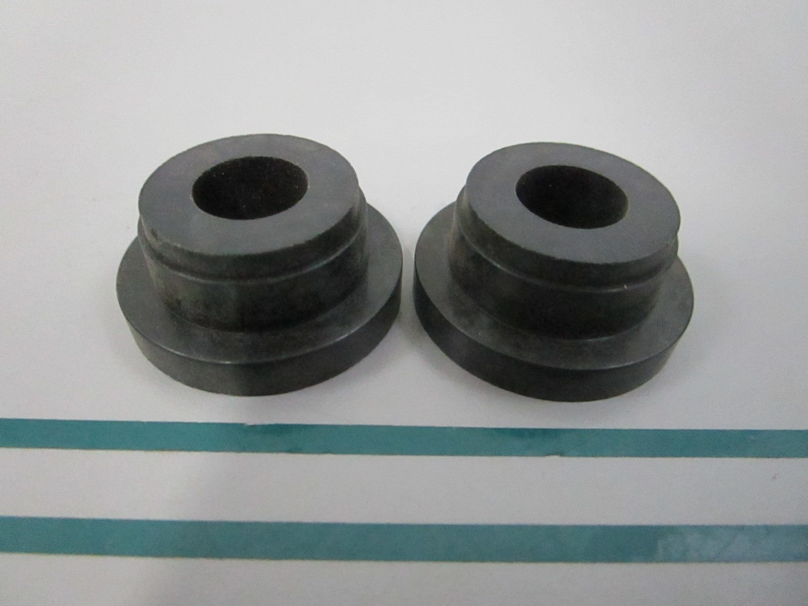 NEW OEM (LOT OF 2) 316621 0316621 OMC Johnson Evinrude Prop Clutch Bushing 0810