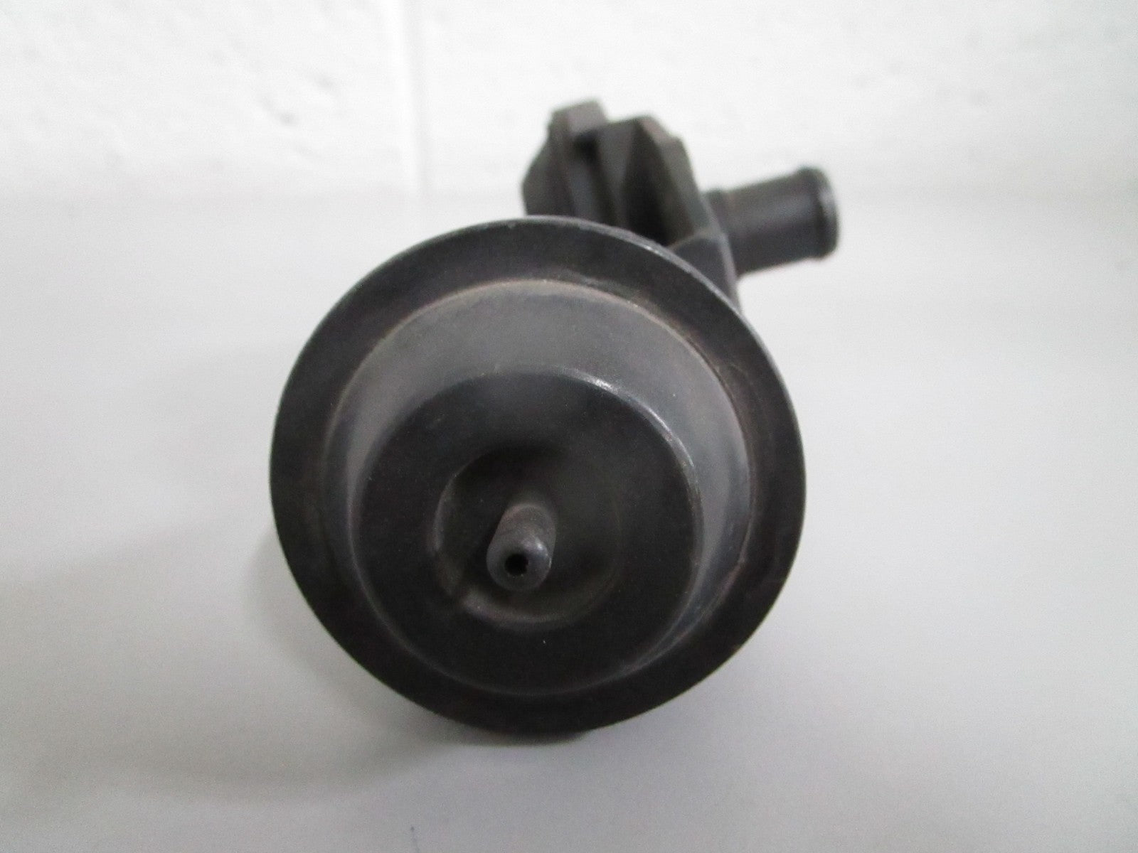 NEW OEM 1078300584 Mercedes-Benz Heater Valve 0820