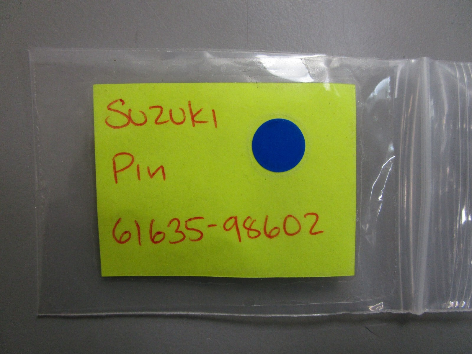 *NEW OEM* 0810 Suzuki Pin 61635-98602