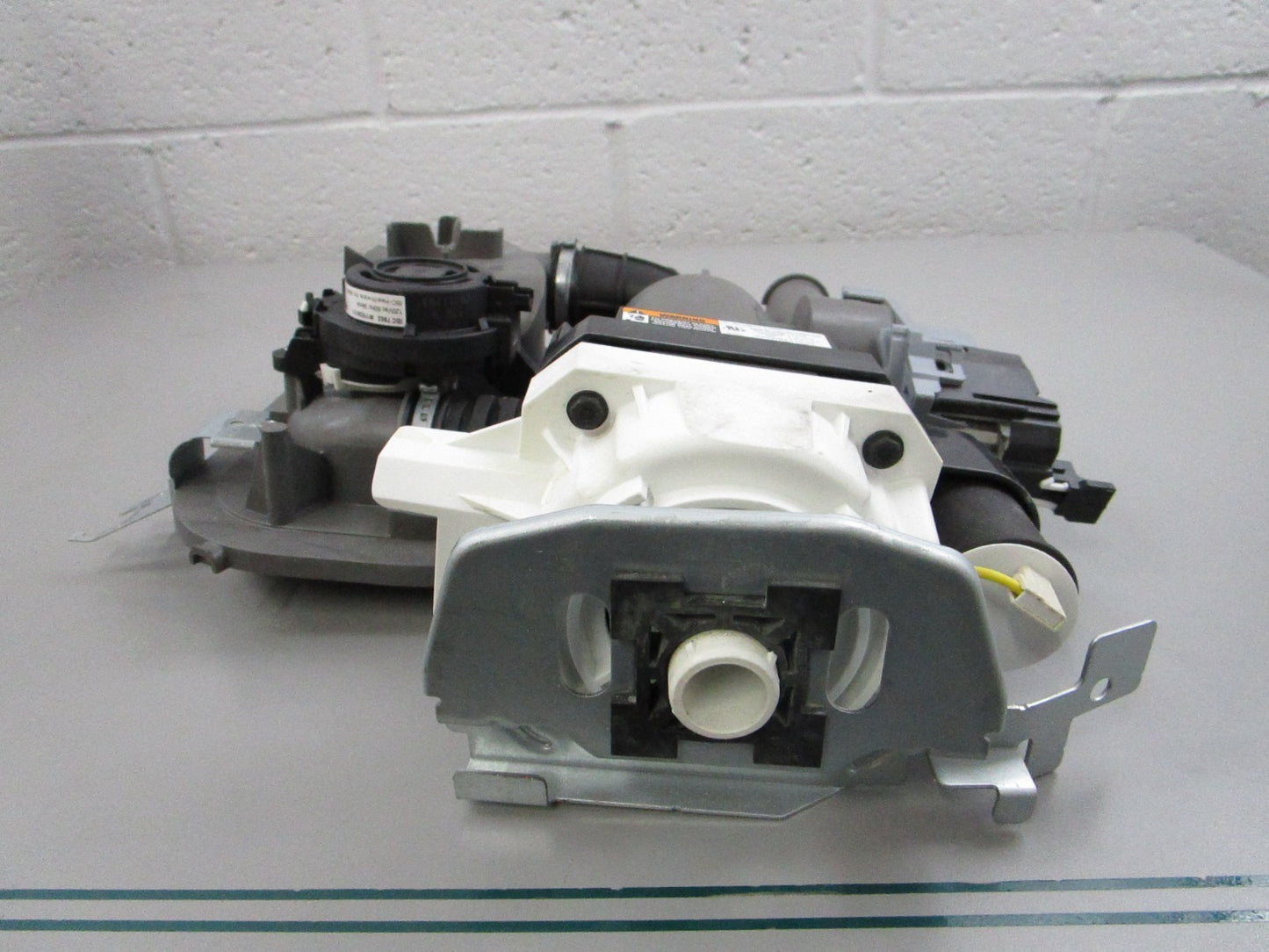 NEW OEM W11416362 Whirlpool Pump & Motor Assembly 0810