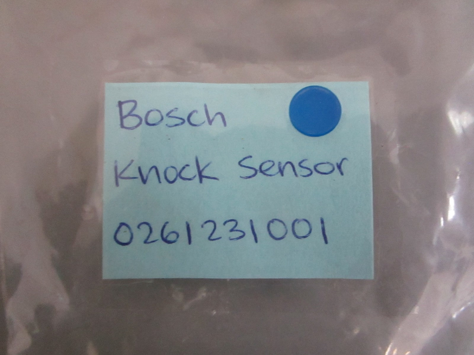 NEW OEM 0261231001 Bosch Knock Sensor 0820