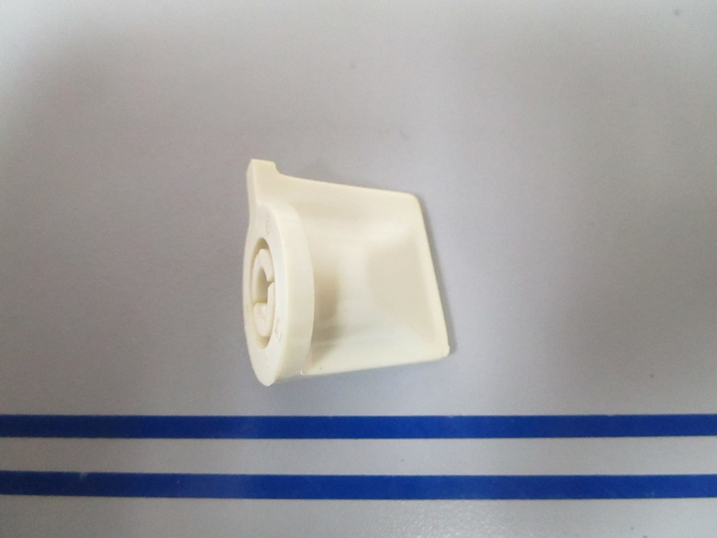 NEW OEM 206900 0206900 OMC Johnson Evinrude Knob 0810
